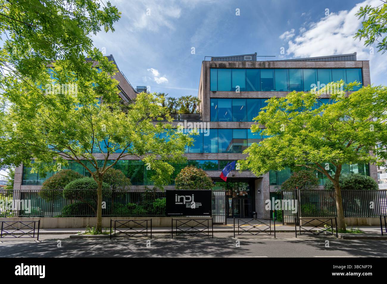 Sede centrale dell'INPI, Istituto nazionale di proprietà industriale, ufficio francese della proprietà intellettuale, responsabile dei brevetti, dei marchi e dei disegni Foto Stock