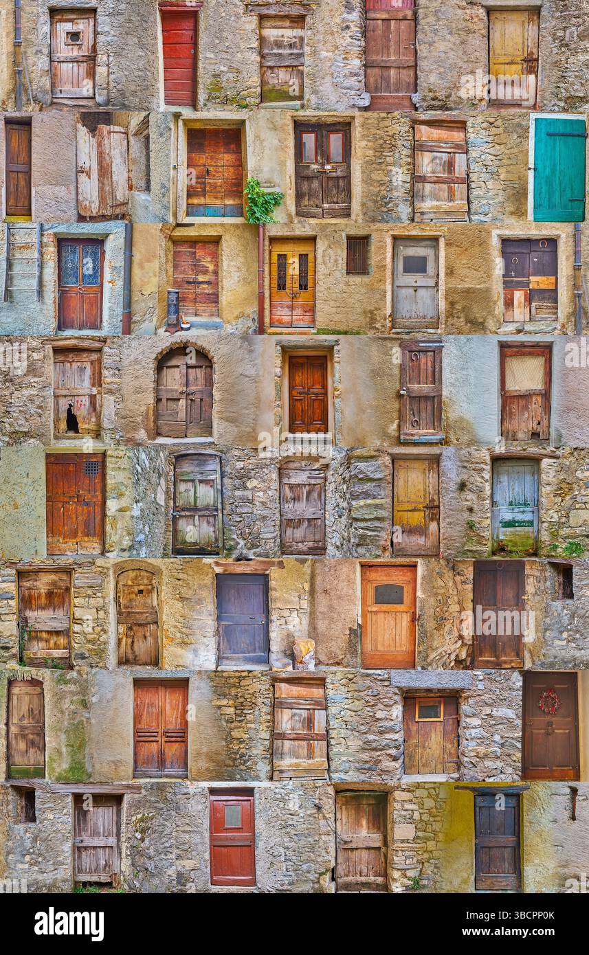 Una grande raccolta di porte di casa in legno a catena in cattive condizioni con legno marcio, sbiadito, maltempo, scheggiato, catturato in Ticino, Svizzero Foto Stock