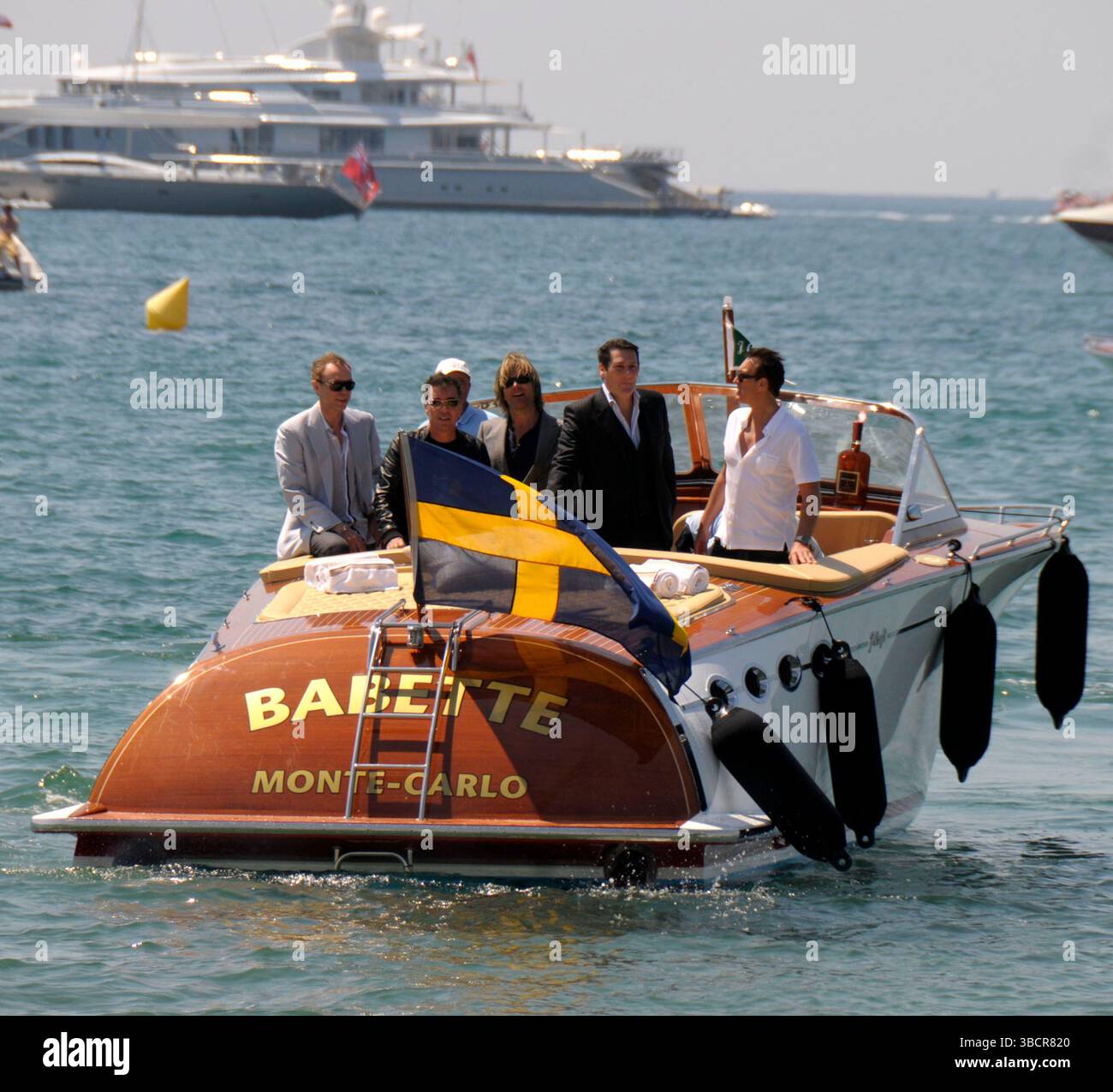 Gary Kemp, John Keeble, Steve Norman, Tony Hadley e Martin Kemp dello Spandau Ballet durante una fotochiamata tenutasi a Carlton Beach durante il 62° Festival annuale di Cannes in Francia - 19 maggio 2009 Foto Stock