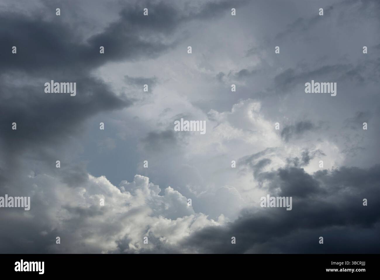 Nuvole temporalesche raccolta Foto Stock