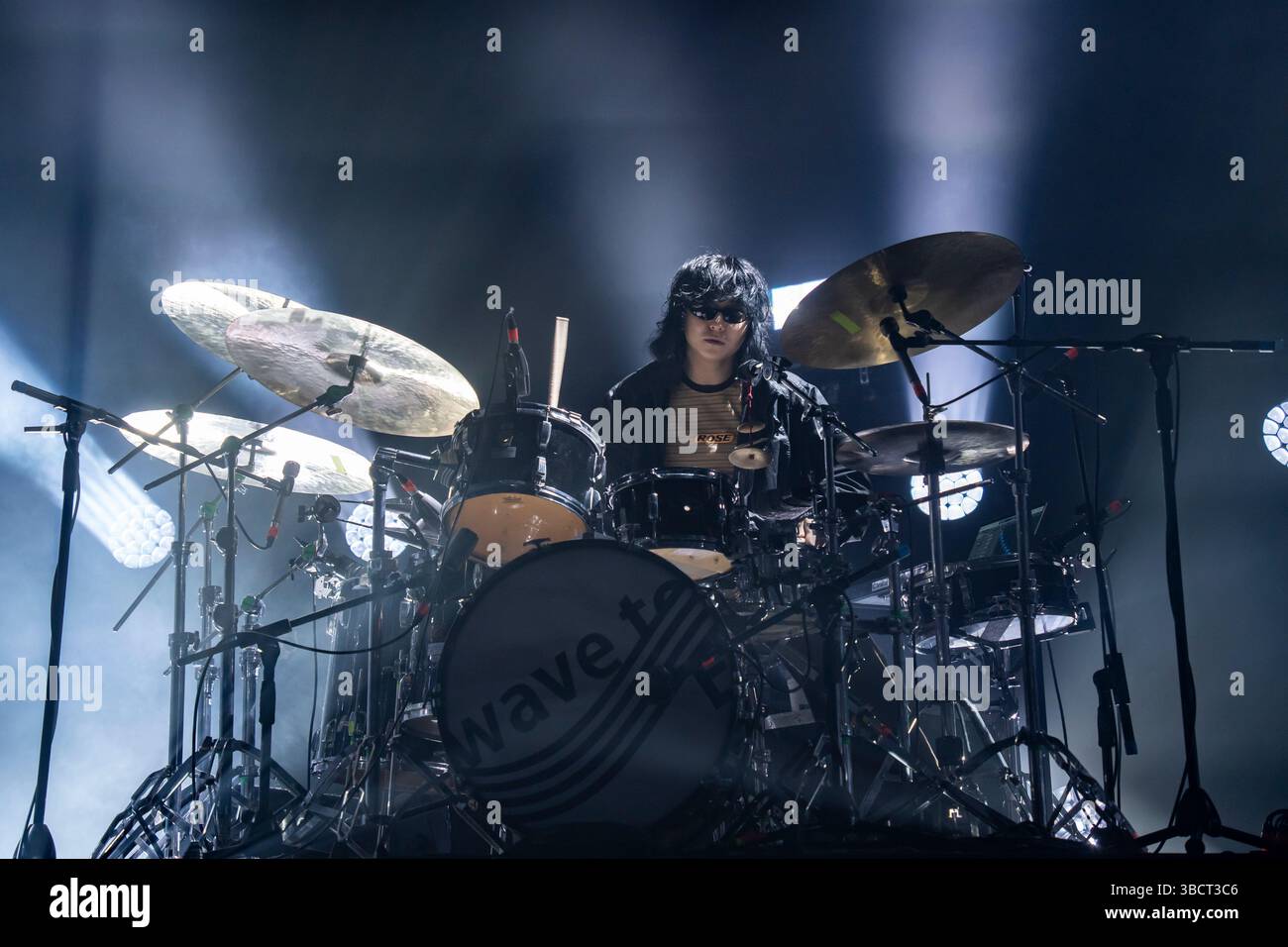 Milano, Italia. 9 maggio 2025. La band indie-rock coreana Wave to Earth si esibisce al Fabrique di Milano per il loro Play with Earth 2025 Europe Tour Foto Stock