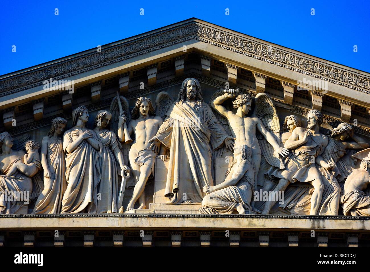 Frontone che rappresenta il Giudizio universale,la Madeleine,Parigi,Francia,Europa. Foto Stock