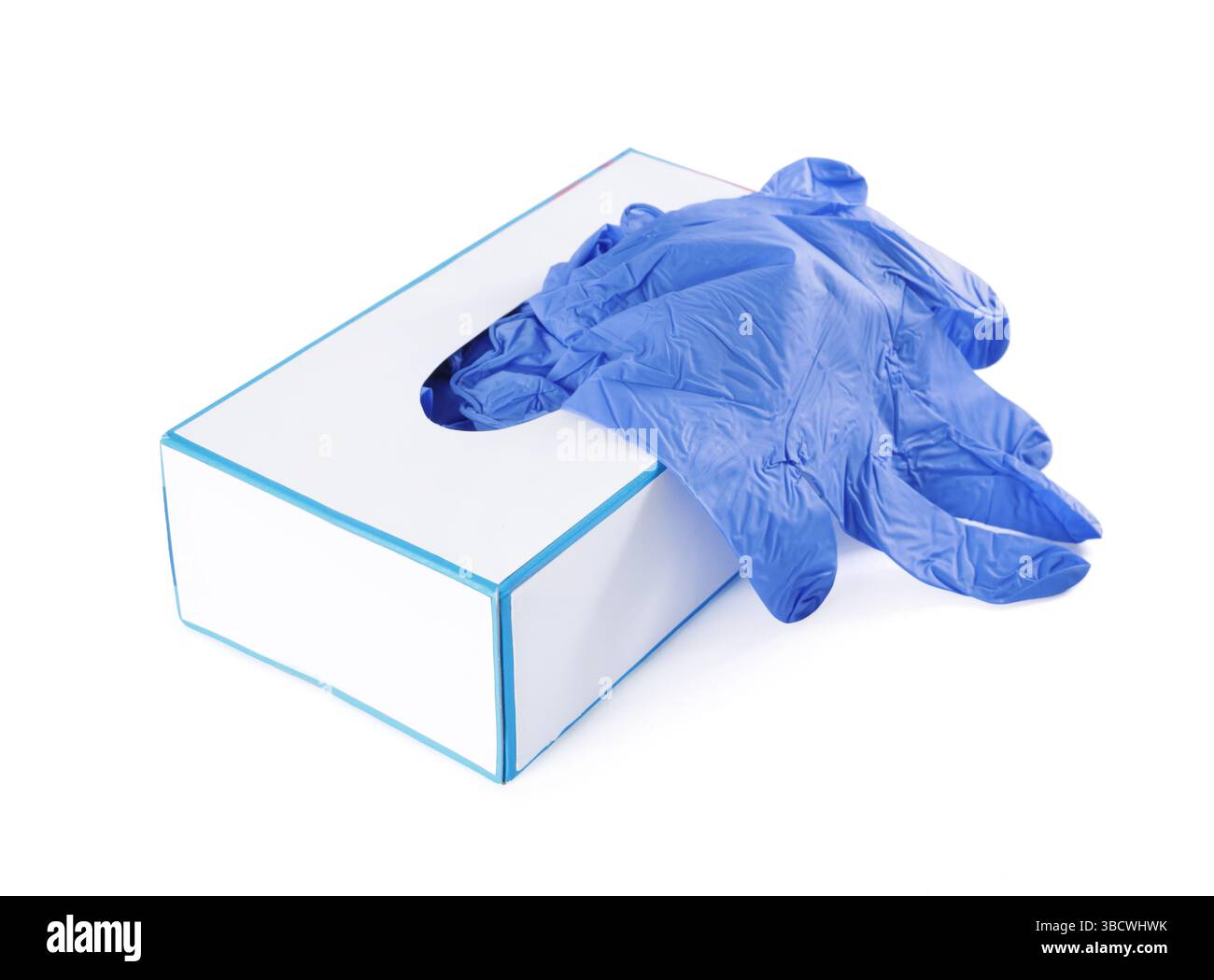 Guanti medici blu e scatola isolata su bianco Foto Stock