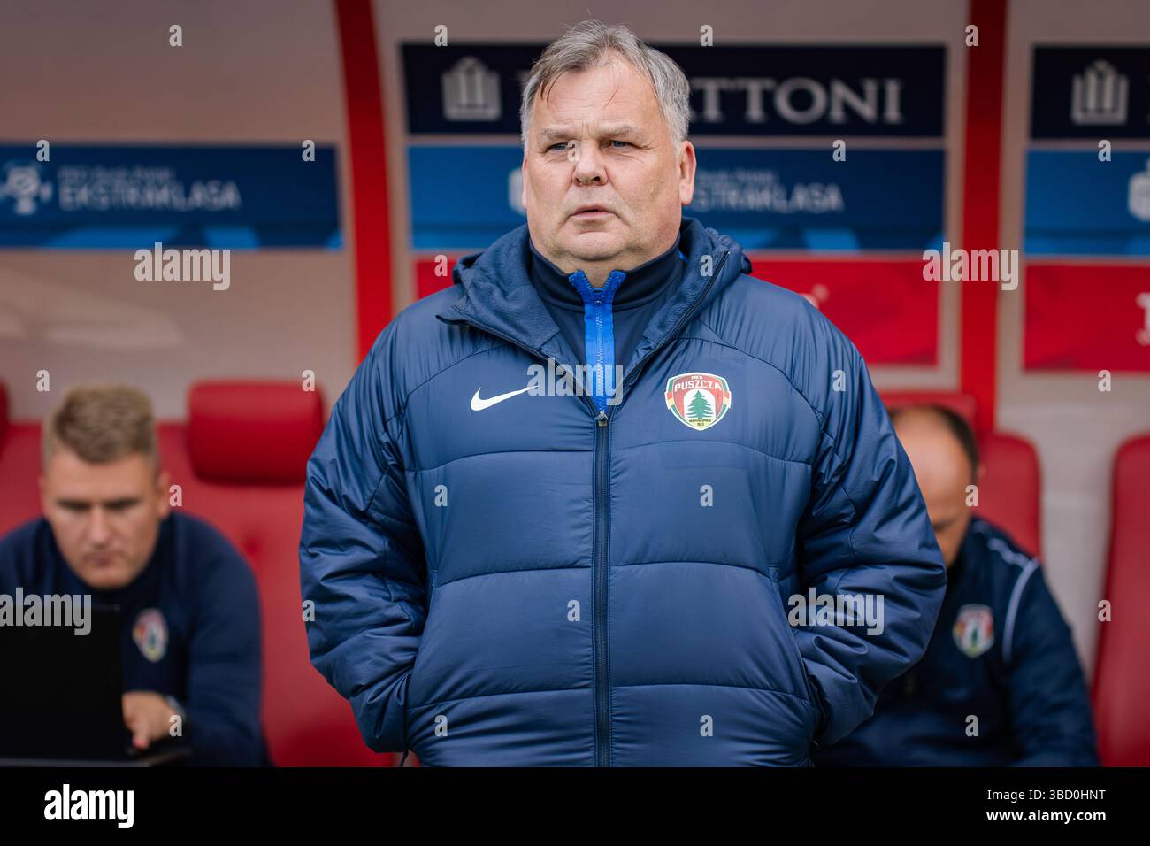Lodz, Polonia. 19 maggio 2025. Tomasz Tulacz allenatore del Puszcza visto durante la partita polacca della PKO Ekstraklasa League tra Widzew Lodz e Puszcza Niepolomice allo stadio municipale di Widzew Lodz. Punteggio finale; Widzew Lodz 2:0 Puszcza Niepolomice, (foto di Mikolaj Barbanell/SOPA Images/Sipa USA) credito: SIPA USA/Alamy Live News Foto Stock
