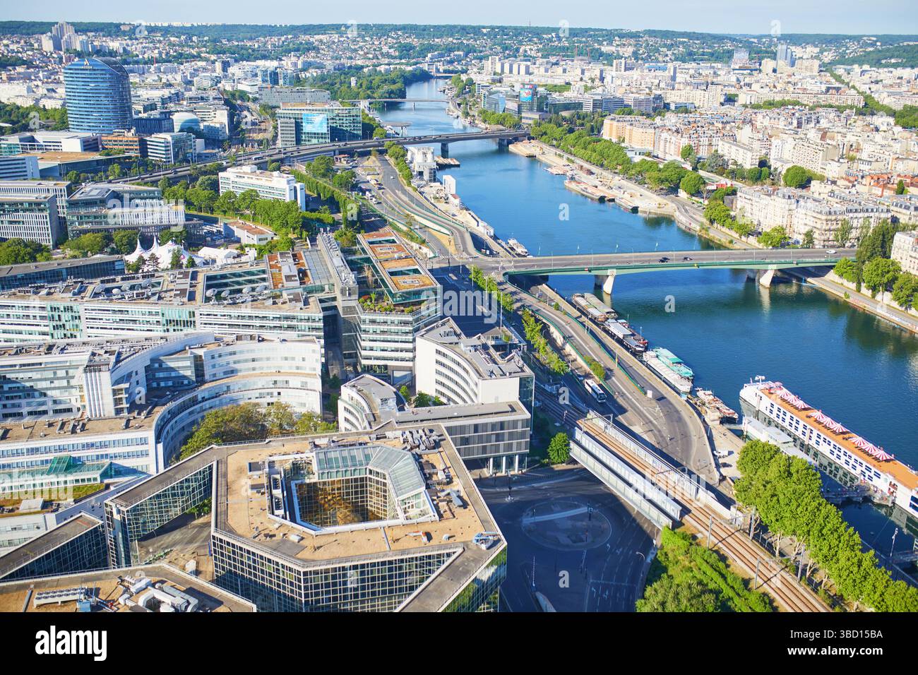 Vista aerea del Parc Andre Citroen nel 15° arrondissement di Parigi, Francia Foto Stock