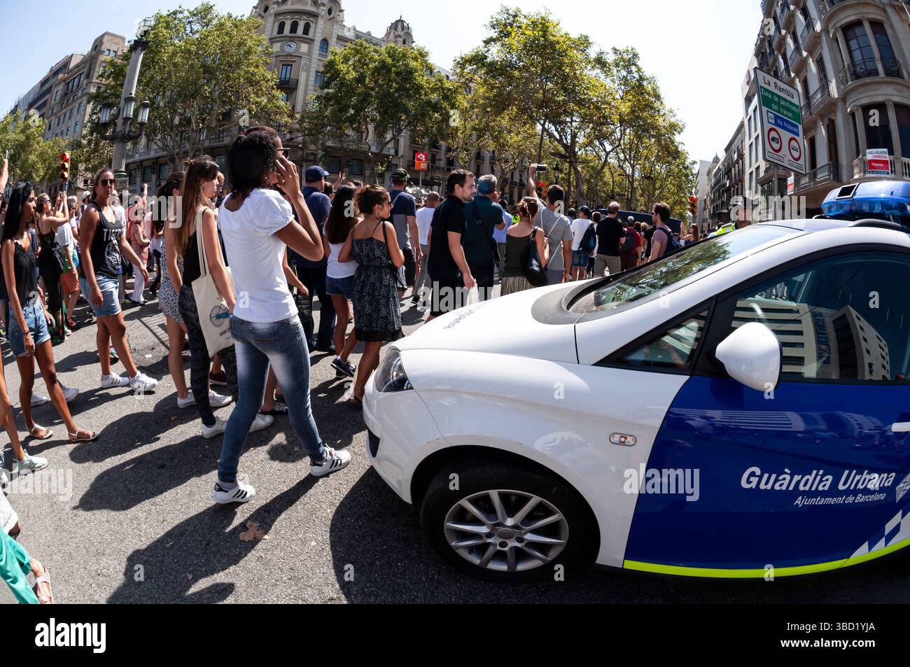 18 agosto 2017, Rambles Barcelona, manifestazione di massa contro l'attacco terroristico islamico il giorno prima, Ciutat Vella, Spagna Foto Stock