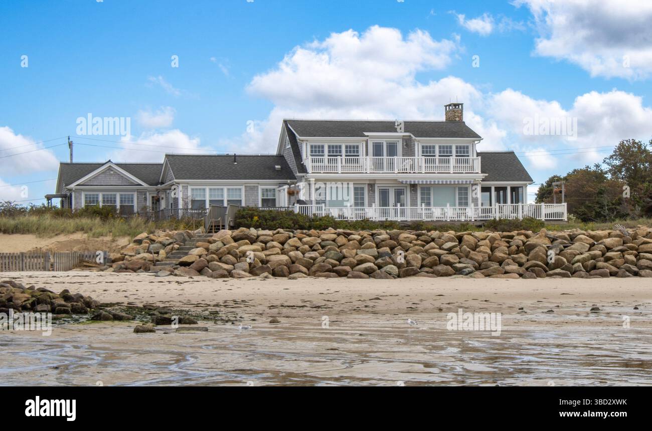 Questa tenuta fronte oceano combina il classico stile Shingle con servizi di lusso per il massimo rifugio costiero. Foto Stock