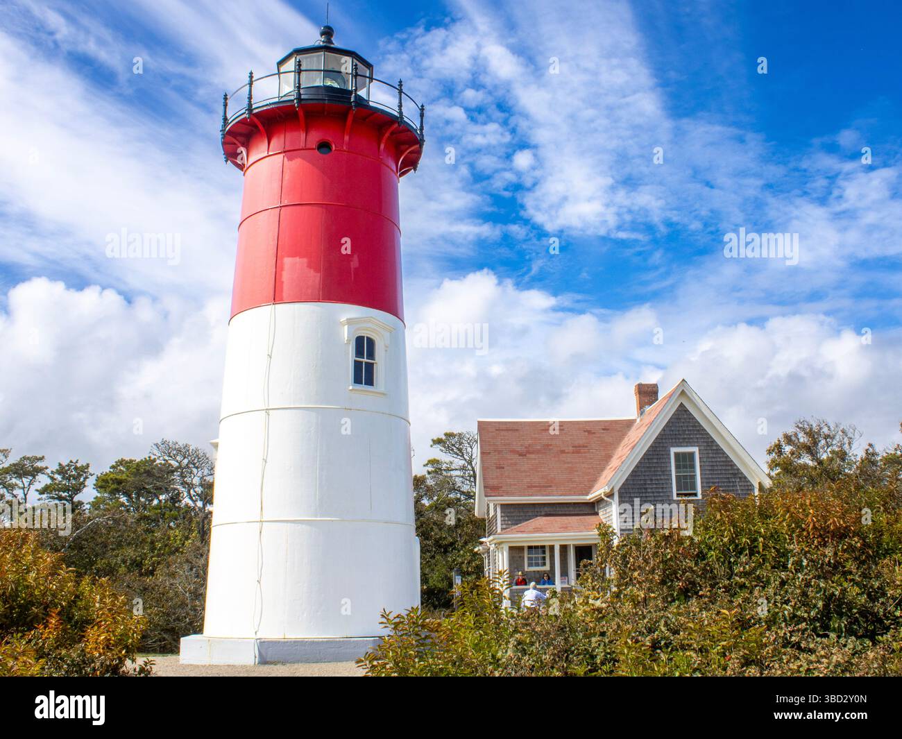 Faro di Nauset, Cape Cod's National Seashore, questo faro storico offre vedute maestose dell'oceano e uno sguardo senza tempo sulla storia marittima. Foto Stock
