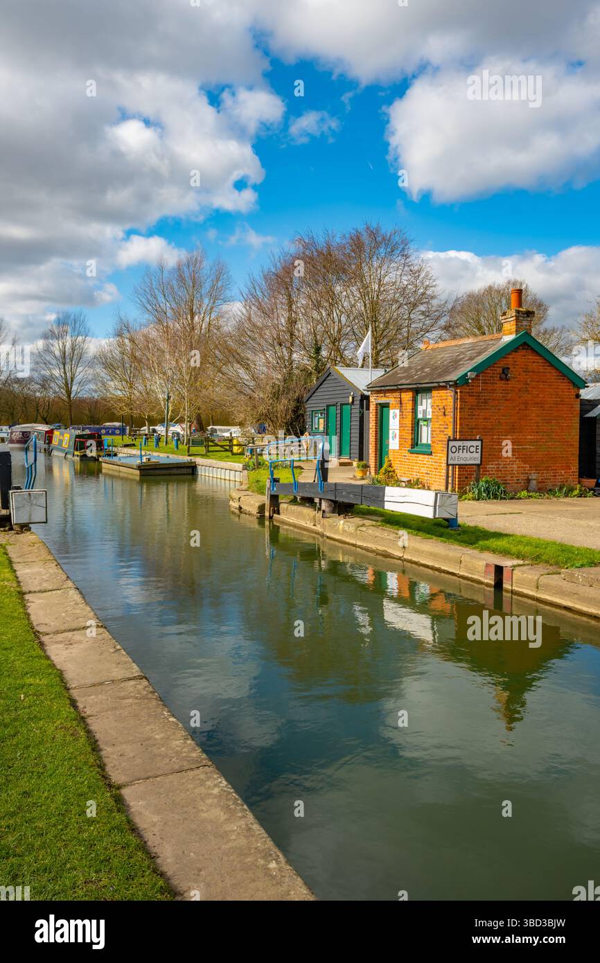 Il fiume Chelmer a Paper Mill Lock Little Baddow vicino a Chelmsford Essex Foto Stock
