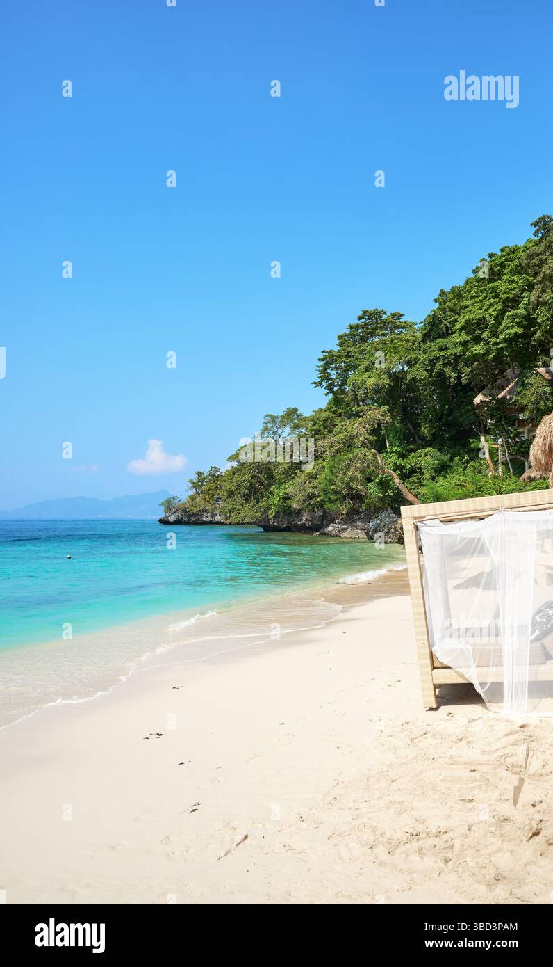 Splendida spiaggia tropicale nelle Filippine. Foto Stock