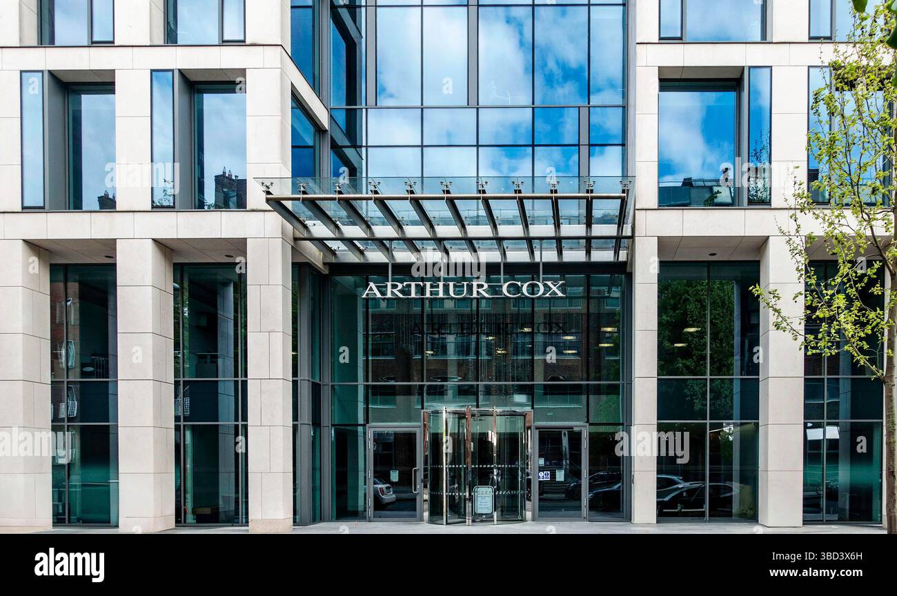 Gli uffici di Arthur Cox su Earlsfort Terrace, Dublino, Irlanda. Uno dei principali studi legali irlandesi. Foto Stock