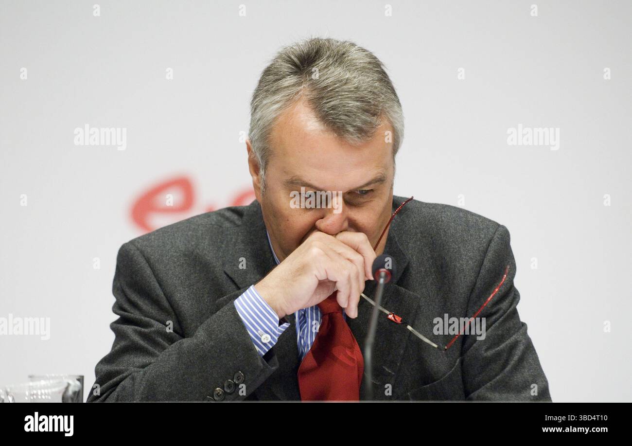 Wulf H. BERNOTAT, CEO di EON AG nel corso di una conferenza stampa tenuta da EON AG il 3 marzo 2008 a Duesseldorf, Renania settentrionale-Vestfalia, Germania Foto Stock