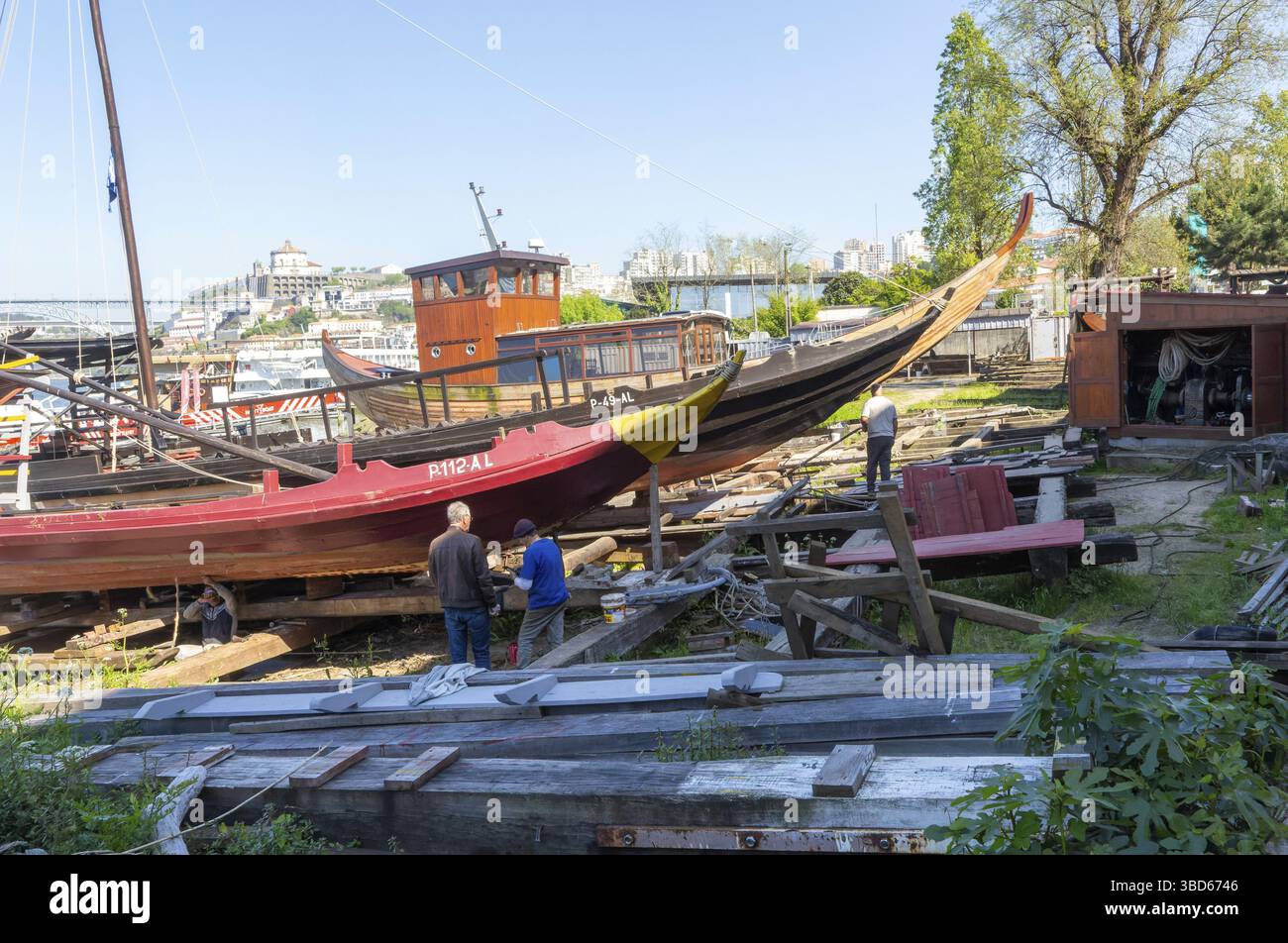 Costruzione e riparazione di barche rabelo tradizionali, Nova de Gaia, Porto, Portogallo Foto Stock