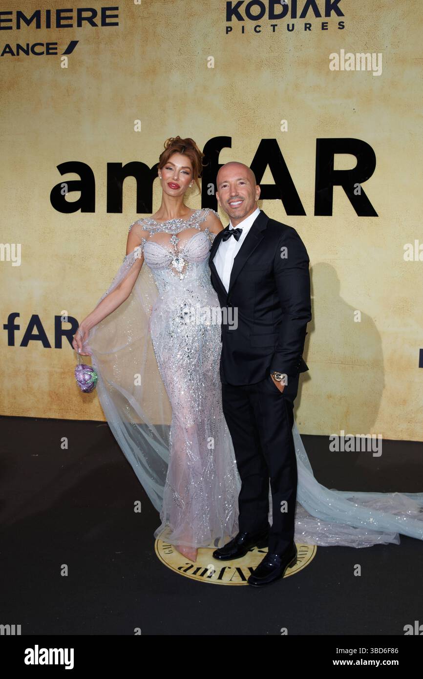 Festival de Cannes - amfAR Gala Judith Leiber und Jason Oppenheim bei der amfAR Gala während der 78. Filmfestspiele Cannes im Hotel du Cap-Eden-Roc ad Antibes am 21.05.2025. *** Festival de Cannes amfAR Gala Judith Leiber e Jason Oppenheim al Gala amfAR durante il Festival di Cannes 78 all'Hotel du Cap Eden Roc di Antibes il 21 05 2025 Copyright: XEventpressxKochanx Foto Stock