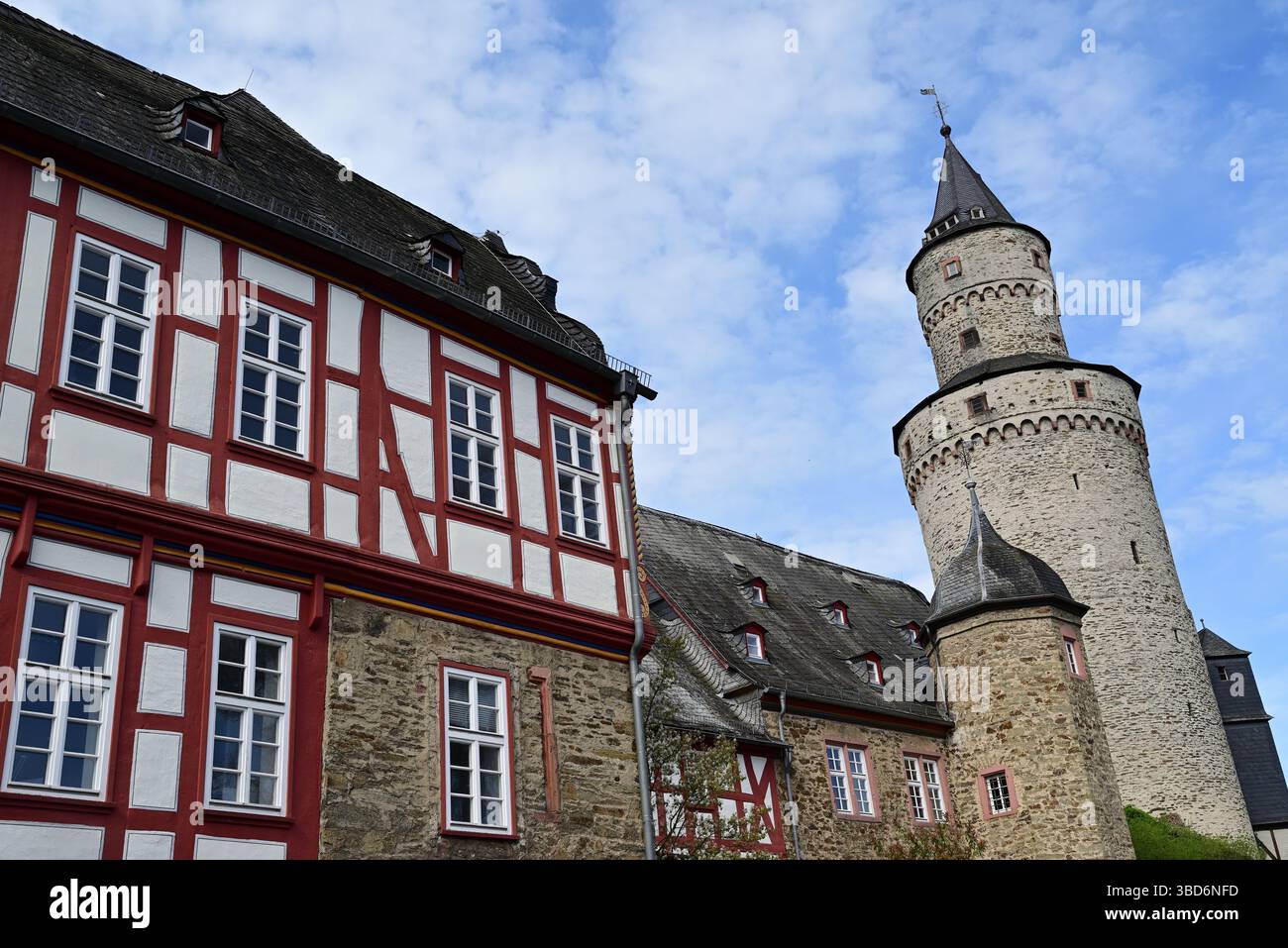 Casa in legno e torre delle streghe a Idstein, Germania Foto Stock