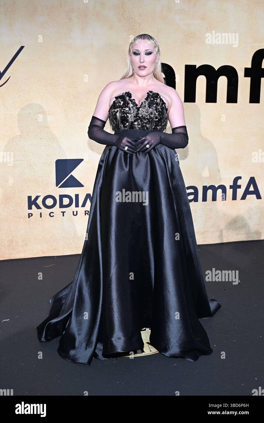 Hayley Hasselhoff partecipa al gala amfAR di Cannes 2025 presentato da Chopard all'Hotel du Cap-Eden-Roc il 22 maggio 2025 a Cap d'Antibes, Francia. Foto di David NIVIERE/ABACAPRESS.COM credito: Abaca Press/Alamy Live News Foto Stock