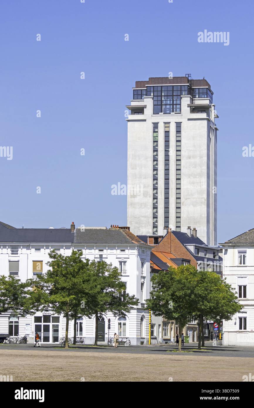 La Boekentoren, Torre del libro progettata dall'architetto belga Henry van de Velde nella città di Gand, Fiandre orientali, Belgio Foto Stock