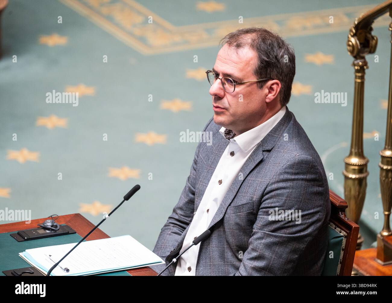 Vice primo ministro e ministro dell'economia e del lavoro David Clarinval alla sessione plenaria della camera presso il parlamento federale, a Bruxelles, bel Foto Stock