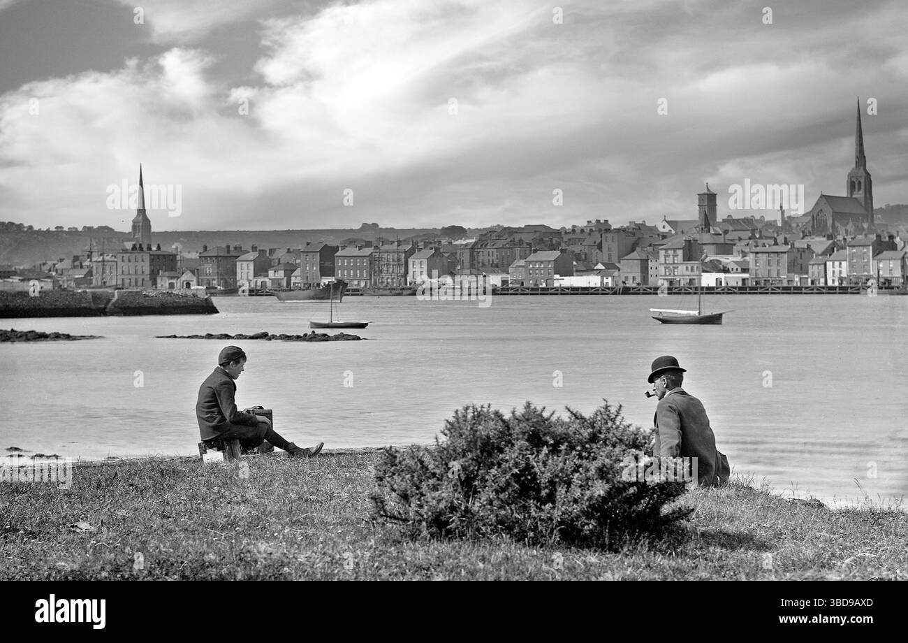 Una fotografia del tardo XIX secolo di Wexford, la città della contea di Wexford, Irlanda, sul lato sud di Wexford Harbour, l'estuario del fiume Slaney vicino all'angolo sud-orientale dell'isola d'Irlanda. Foto Stock