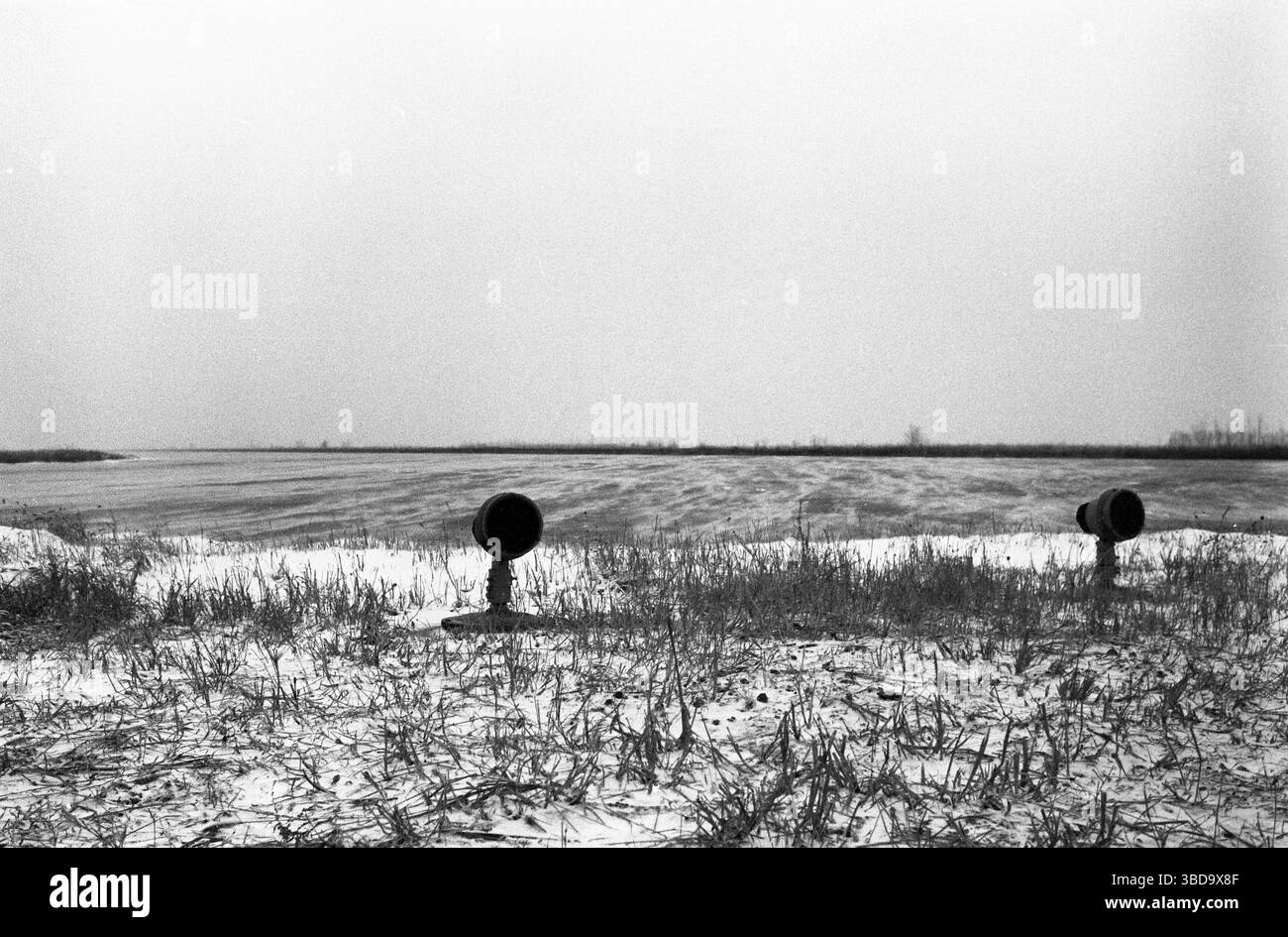 La pista aeroportuale coperta di neve termina all'inizio degli anni '2000 in Cina Foto Stock