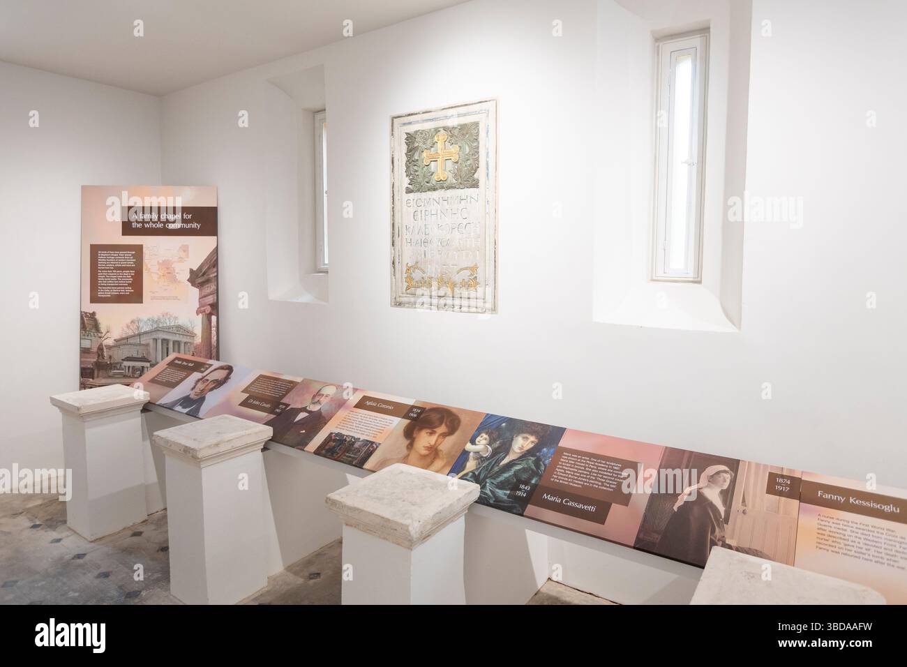 LONDRA, INGHILTERRA - 23 maggio 2025. All'interno della St Stephen's Chapel a West Norwood. A seguito di un progetto di restauro della durata di sei anni finanziato dal National Lottery Heritage Fund, la Cappella di Santo Stefano nel cimitero greco di West Norwood è finalmente completata. Dopo anni di chiusura a causa di cedimenti e danni interni all'acqua, la cappella di Santo Stefano a West Norwood è ora completamente restaurata. La Cappella di Santo Stefano si trova nel cimitero ellenico di West Norwood. Credito fotografico: SMP News. Credito: SMPNEWS/Alamy Live News Foto Stock
