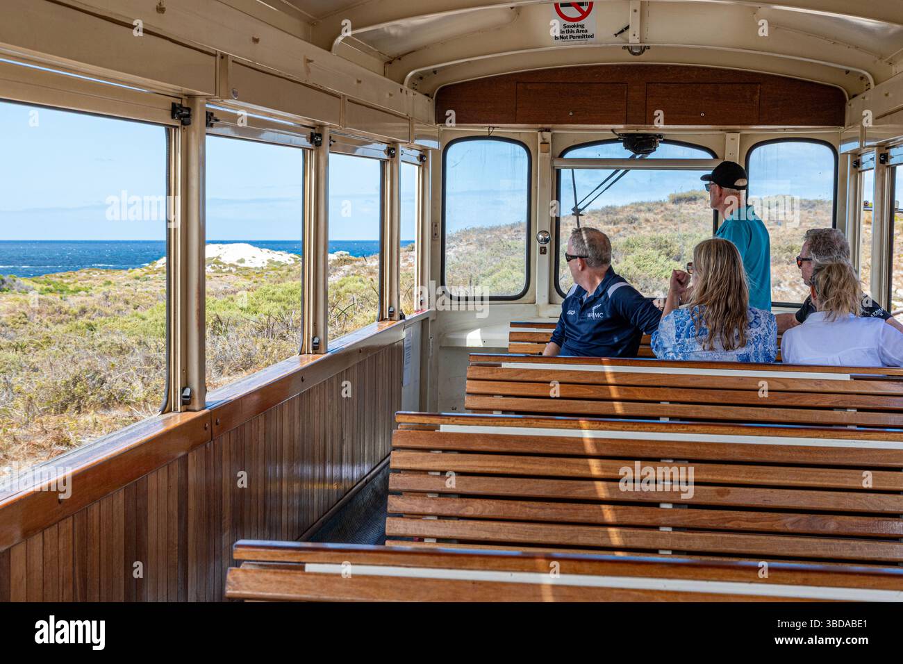 Una vista di Salmon Bay dalla Oliver Hill Railway, Rottnest Island, (Wadjemup) Western Australia, WA, Australia. Foto Stock