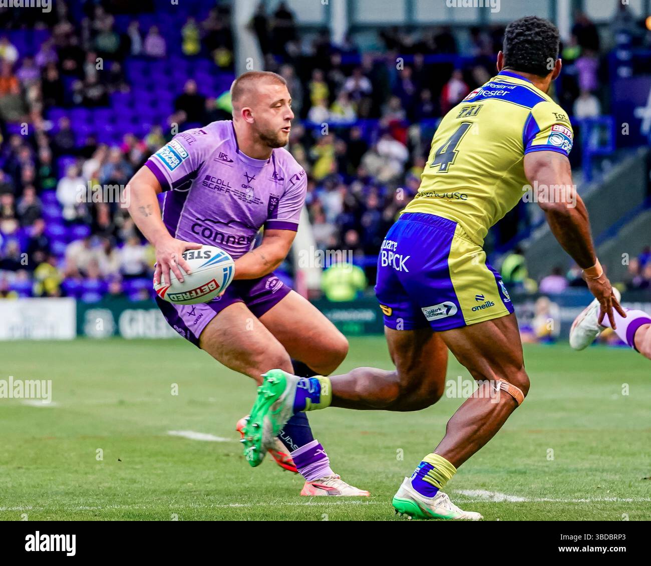 WARRINGTON, INGHILTERRA - 23 MAGGIO: Mickey Lewis durante la partita Betfred Super League tra Warrington Wolves e Hull KR all'Halliwell Jones Stadium il 23 maggio 2025 a Warrington in Inghilterra. (Foto di James Giblin) Foto Stock