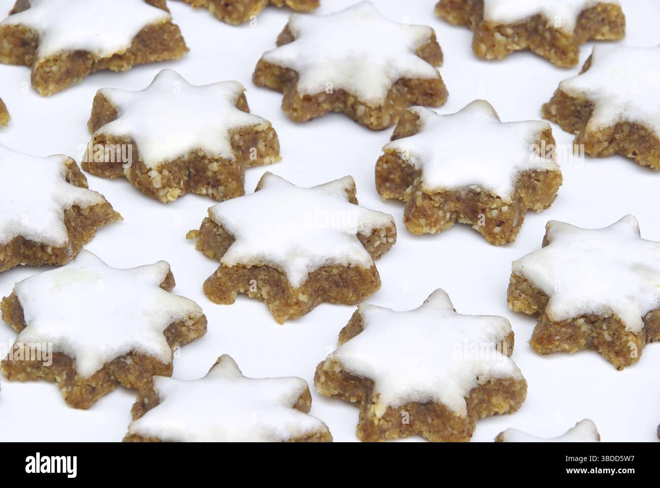 Stella alla cannella, biscotto alla cannella a forma di stella Foto Stock