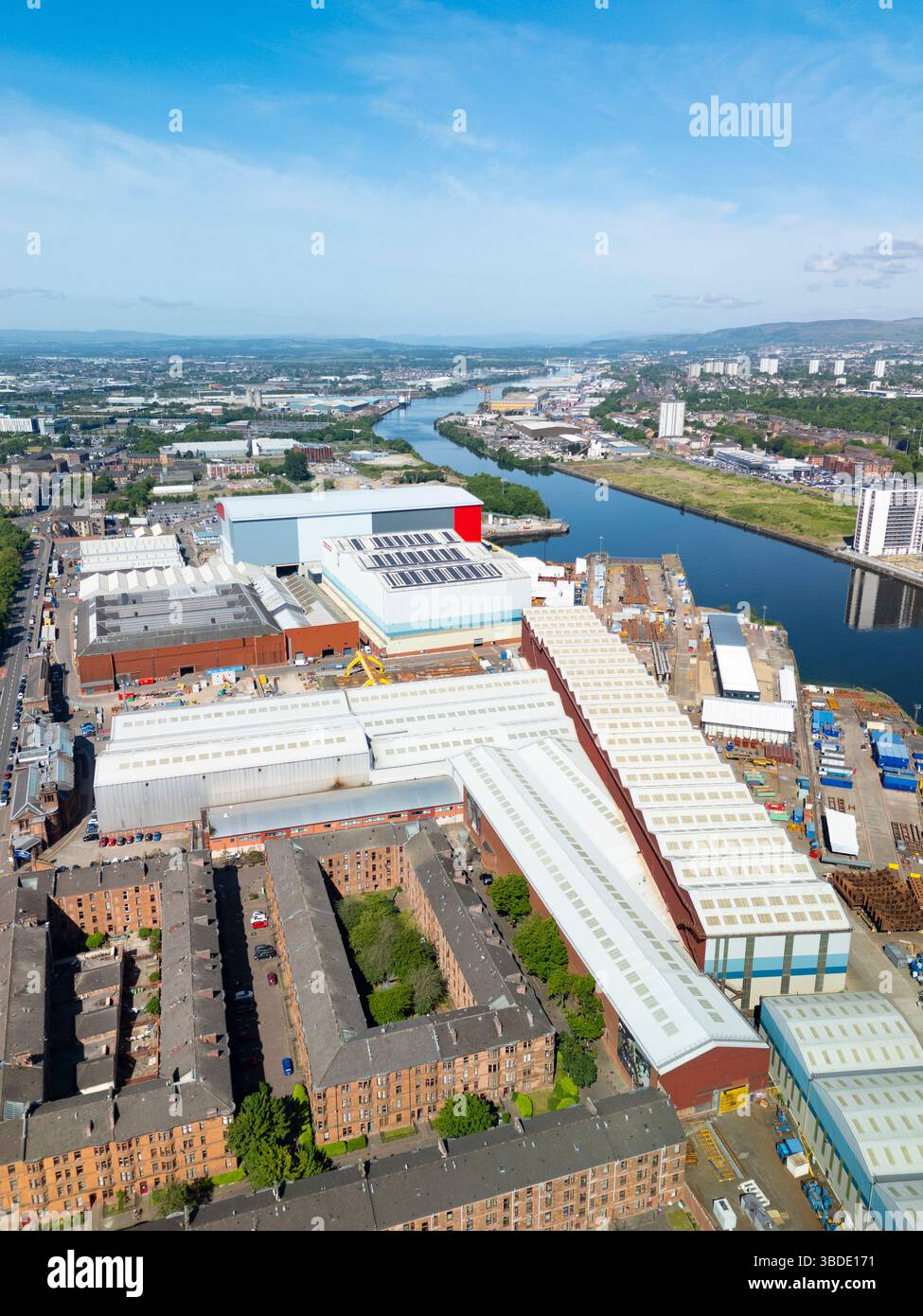 Vista aerea del cantiere BAE Systems a Govan sul fiume Clyde, Glasgow, Scozia, Regno Unito Foto Stock