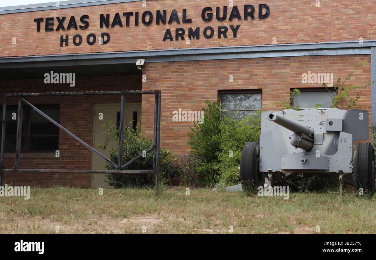 Tyler, Texas - 28 agosto 2024: Armeria abbandonata della Guardia Nazionale del Texas situata a Tyler Texas Foto Stock