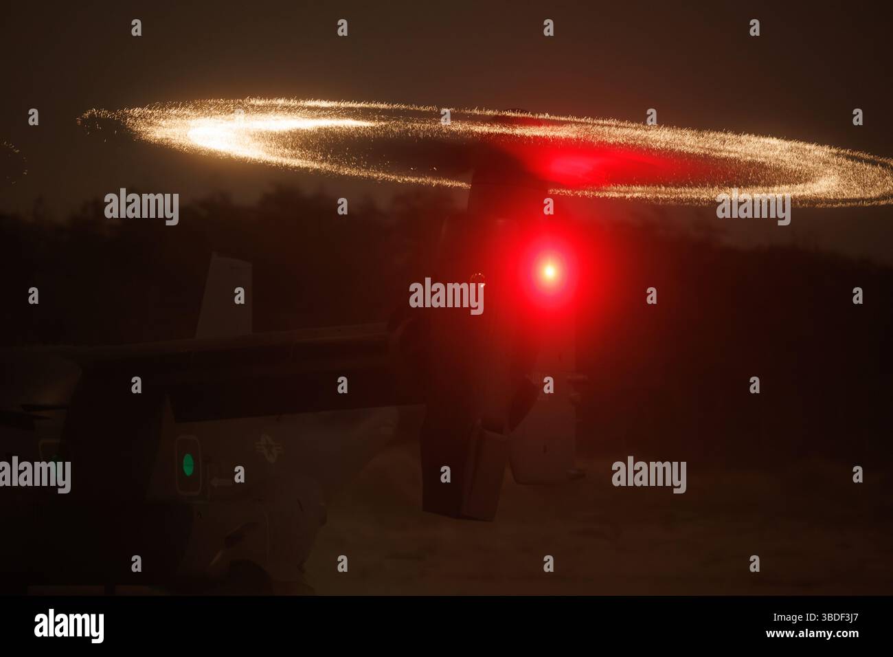 USAF V-22 Ospreys at Pembrey Sands con effetto Kopp-Etchells catturato Foto Stock