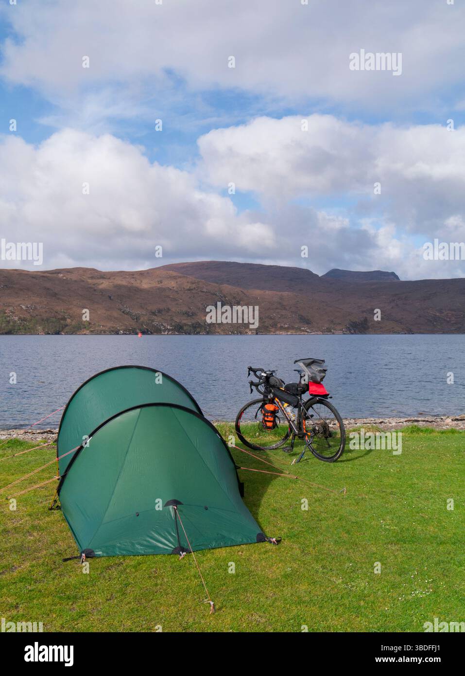 Campeggio vicino a Loch Broom, Ullapool, Scozia Foto Stock