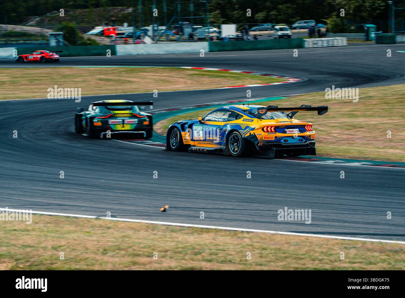 Schipkau, Germania. 24 maggio 2025. Schipkau, Germania, 24 maggio 2025: Auto #36 - Ford Mustang GT3 - HRT Ford Performance - Arjun Maini (IND) in gara 1 durante il secondo weekend di gara del calendario DTM 2025 a Dekra Lausitzring a Schipkau. (Mike Wiss/SPP) credito: SPP Sport Press Photo. /Alamy Live News Foto Stock
