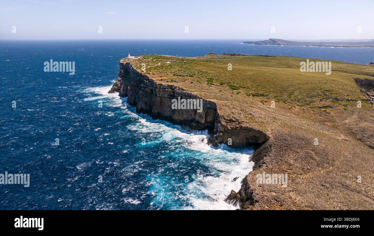 Vista aerea di Capo Cavalleria sulla costa settentrionale di Minorca, Isole Baleari, Spagna Foto Stock