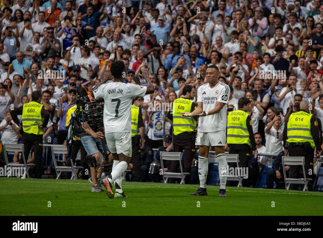 Madrid, Spagna. 24 maggio 2025. Kilyan Mbappe, giocatore del Real Madrid in azione durante la partita EA SPORTS la Liga tra Real Madrid e Real Sociedad allo stadio Santiago Bernabéu. Punteggio finale: Real Madrid 2:0 Real Sociedad. Crediti: D. Canales Carvajal/Alamy Live News Foto Stock