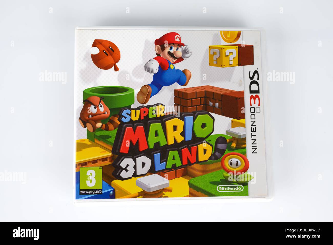 Super Mario 3D Land videogioco per Nintendo 3DS – Galles, Regno Unito – 17 maggio 2025 Foto Stock