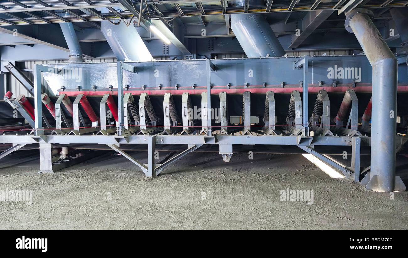 primo piano della macchina trasportatore con struttura in acciaio Foto Stock