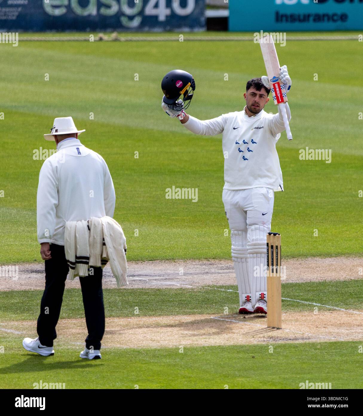 19 aprile 2025 - Tom Haines batte per il Sussex nella seconda giornata del Rothesay County Championship Div 1. Sussex contro Surrey. Credito: Saud Ahmed Foto Stock