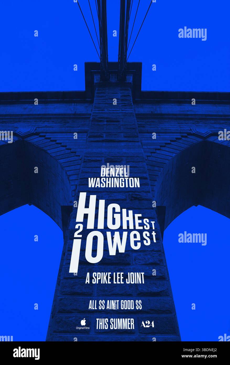 Higher 2 Lower (2025) diretto da Spike Lee e interpretato da Denzel Washington, Jeffrey Wright e Zazie Beetz. Quando un magnate della musica titana viene preso di mira con un complotto di riscatto, è bloccato in un dilemma morale di vita o di morte. Una reinterpretazione del thriller poliziesco di Akira Kurosawa ambientato nella moderna New York. SOLO PER L'USO EDITORIALE del poster STATUNITENSE. Credito: BFA / A24 Foto Stock