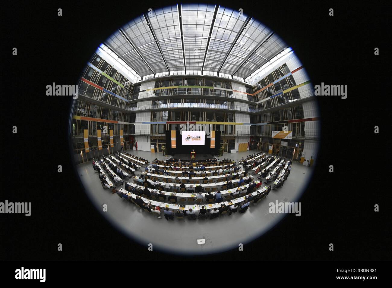Fisheye, Panoramica, Congresso, del WLSB Wuerttembergischer Landssportbund e.V, Haus des Sports, Sport, Stoccarda, Baden-Wuerttemberg, Germania, Europa Foto Stock