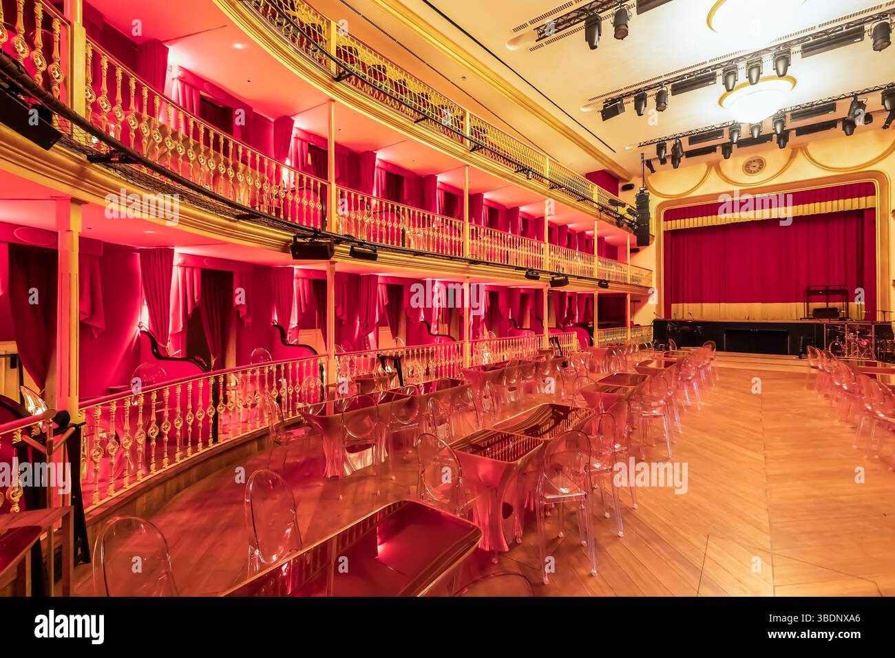 Interno dell'edificio del teatro del XIX secolo - Teatro Pereira, nella città di Ibiza in Spagna. Foto Stock