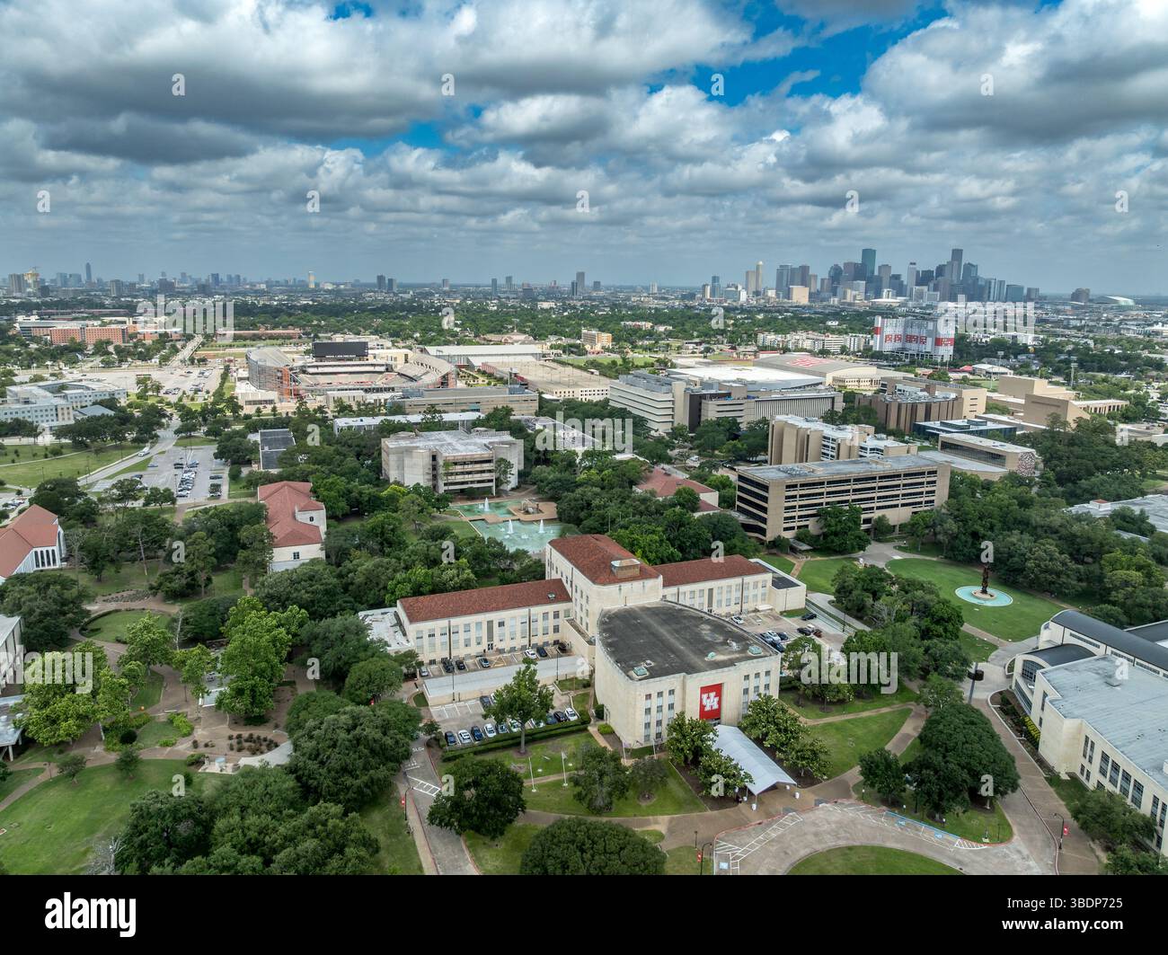 Vista aerea dell'Università di Houston, edificio del college, fontana cullen Family plaza, Foto Stock