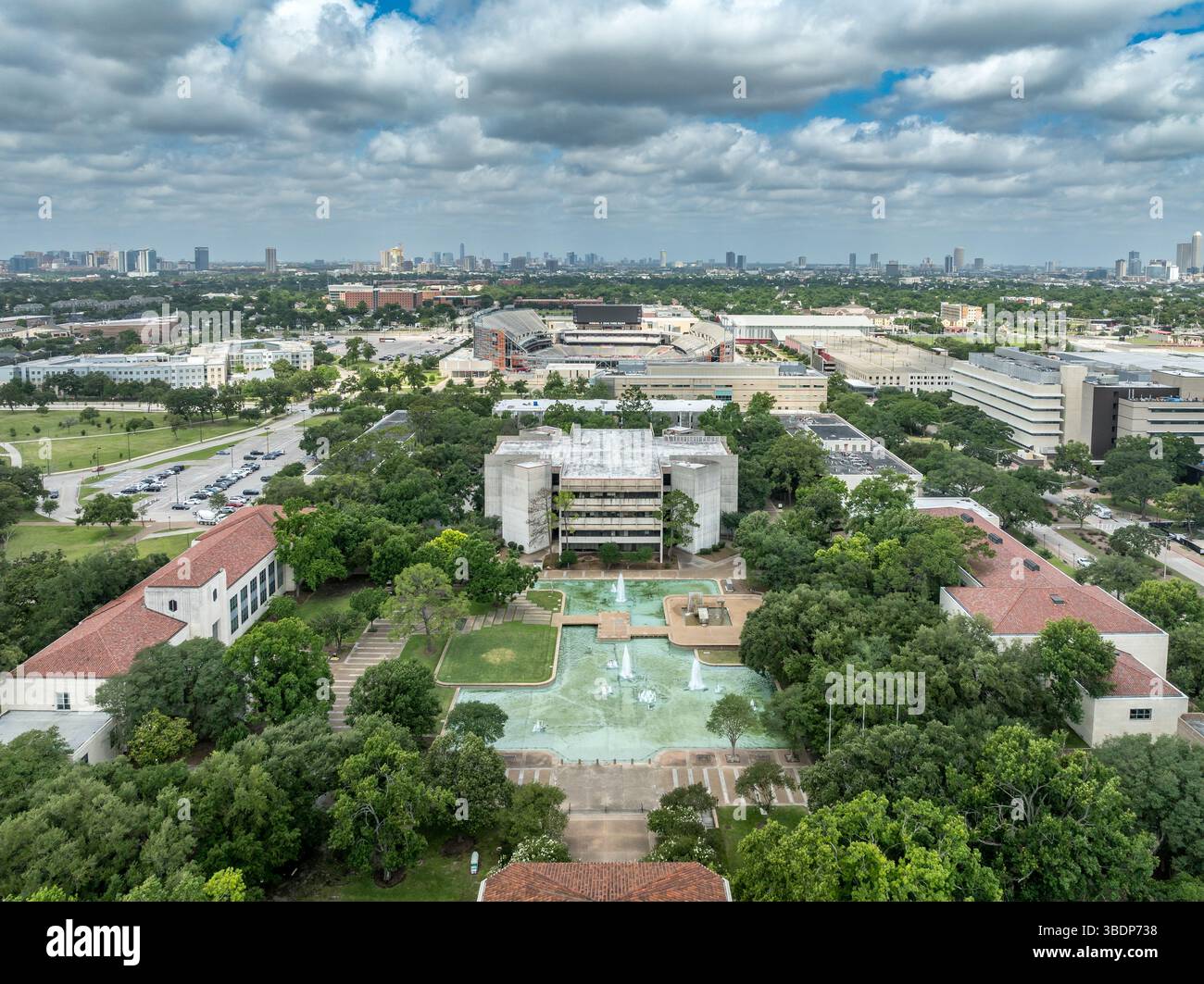 Vista aerea dell'Università di Houston, edificio del college, fontana cullen Family plaza, Foto Stock