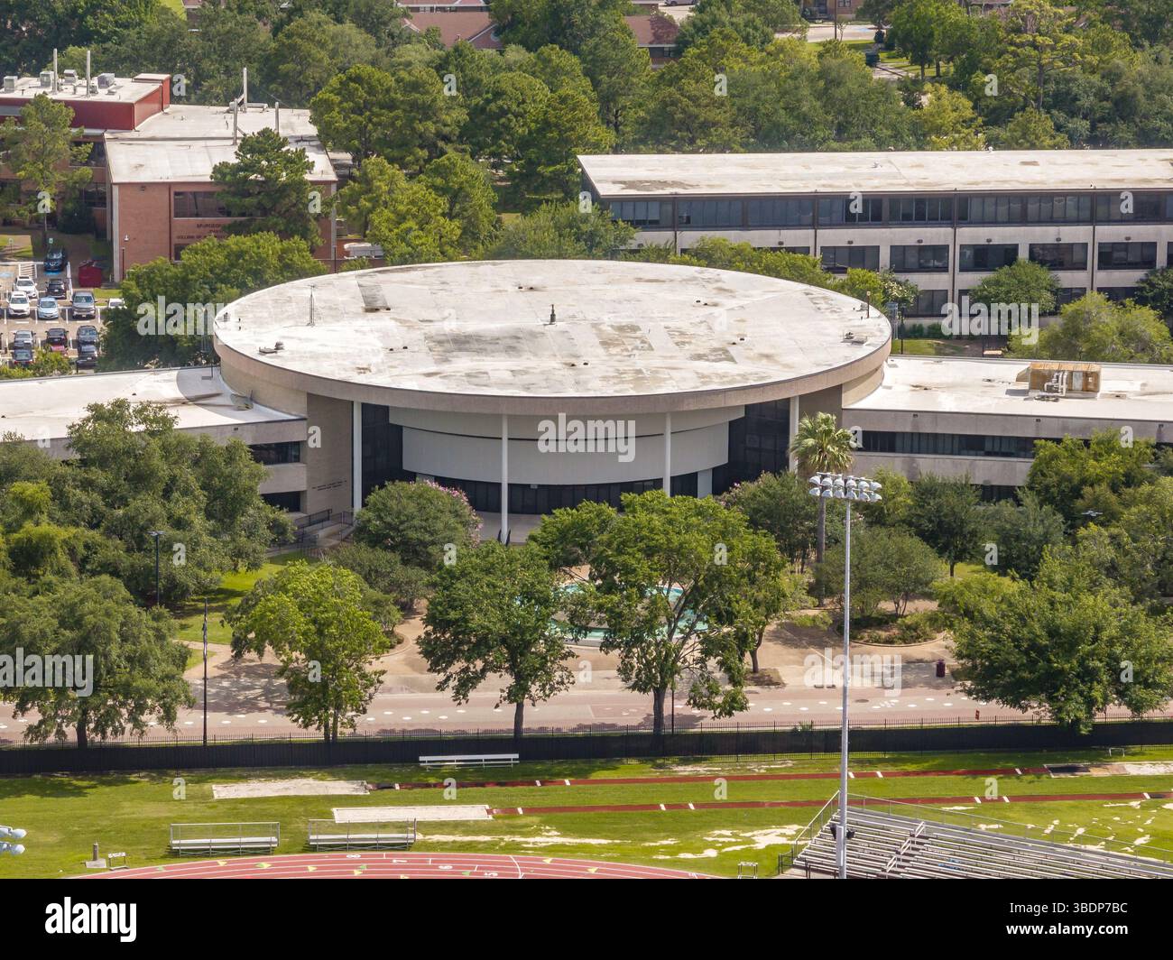 Veduta aerea della Texas Southern University storica scuola superiore nera dell'MLK di comunicazione, edificio modernista Foto Stock