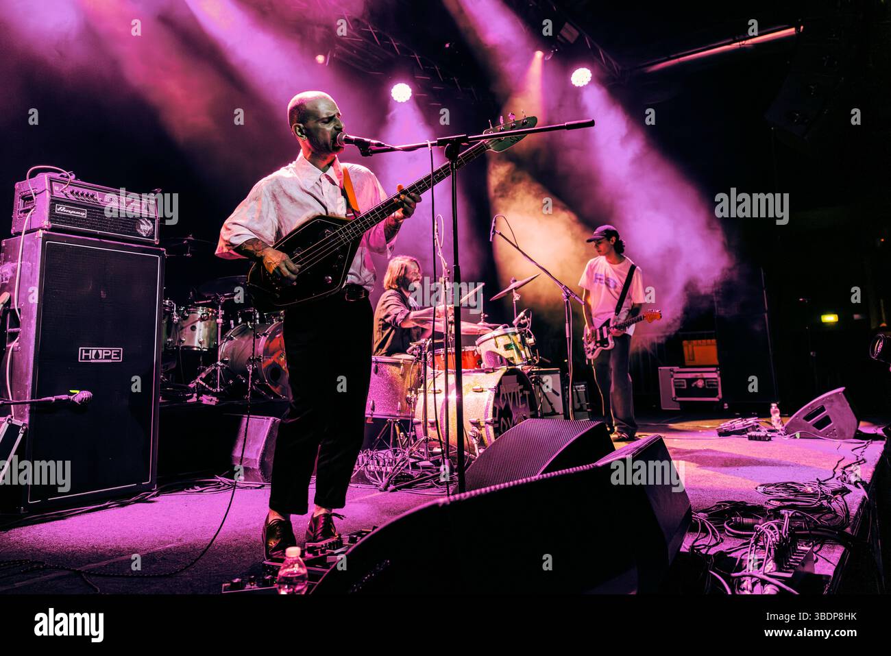 Milano, Italia. 7 maggio 2025. La band alternative rock sovietica si esibisce dal vivo ad Alcatraz a Milano il 7 maggio 2025 come atto di apertura per Ride. (Foto di Maria Laura Arturi)0 credito: NurPhoto SRL/Alamy Live News Foto Stock