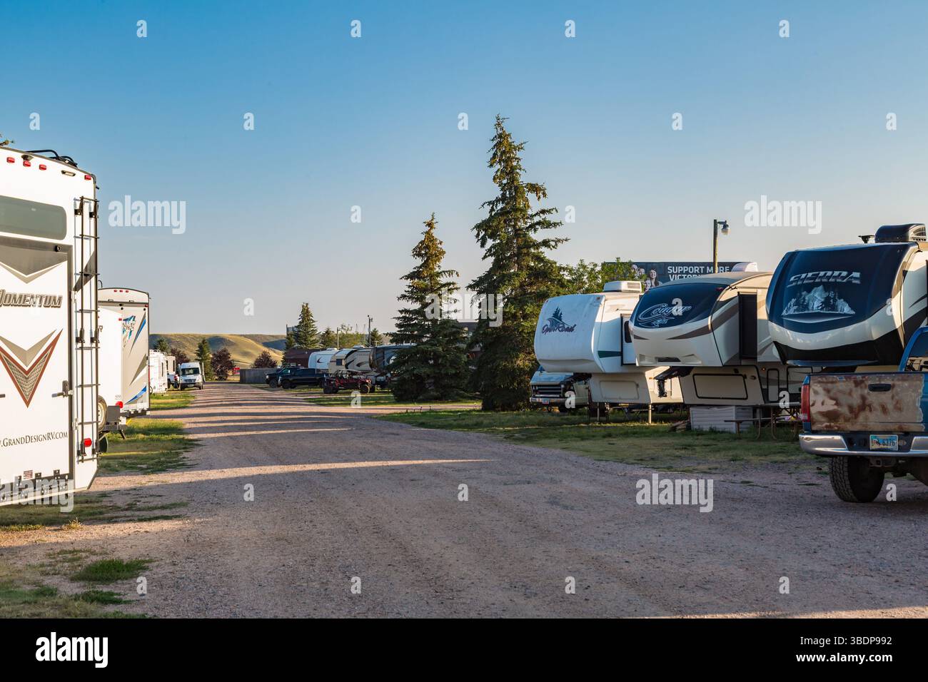 Campeggio per camper presso il Terry Bison Ranch, vicino a Cheyenne, Wyoming Foto Stock