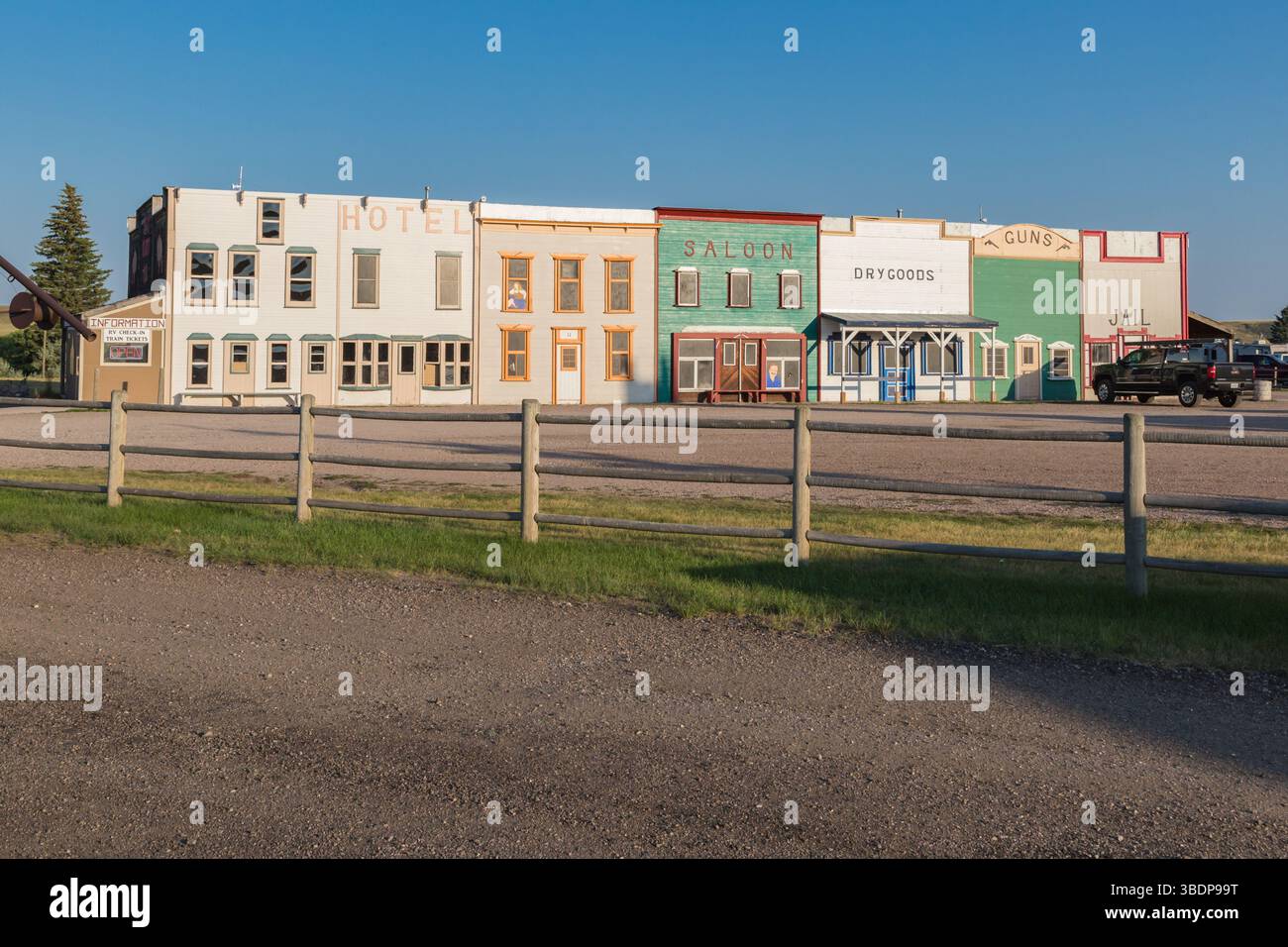 False facciate di edifici commerciali al Terry Bison Ranch RV Park vicino Cheyenne, Wyoming Foto Stock