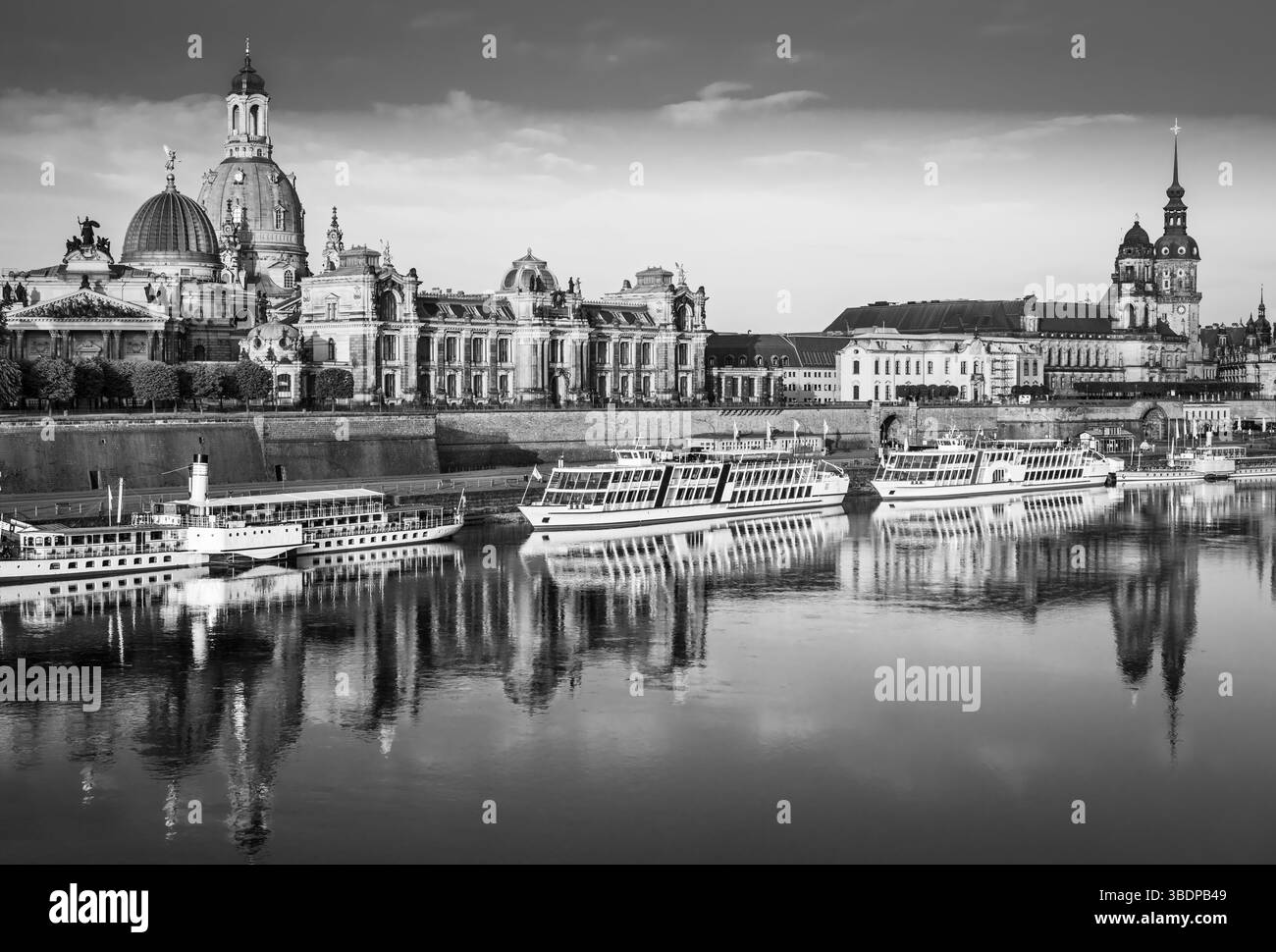 Dresda, lo stato federale tedesco della città di Sassonia, fiume, vecchia europa Foto Stock