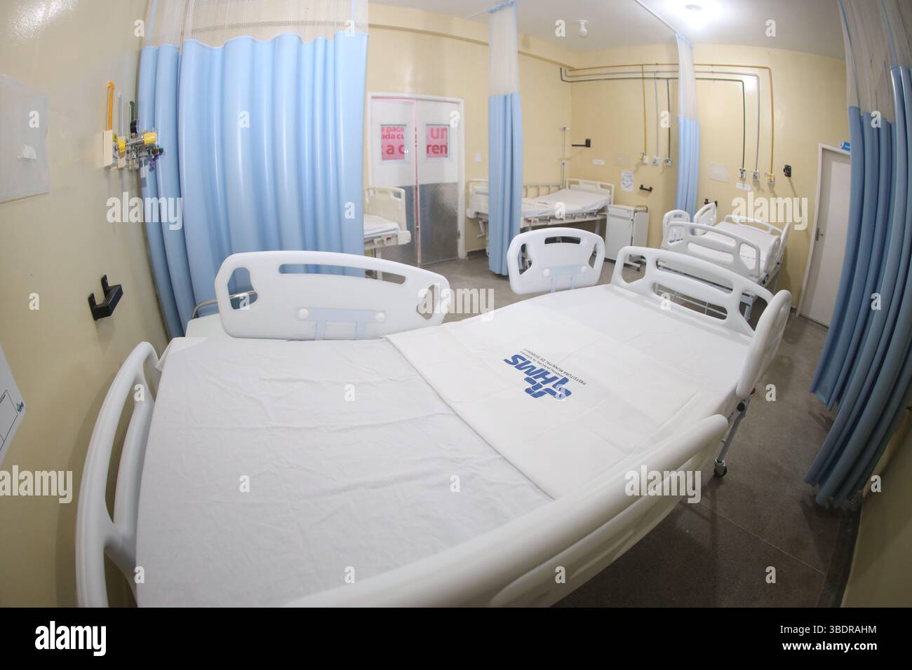 Serrinha, bahia, brasile - 8 marzo 2025: Vista di un reparto in un ospedale pubblico di maternità nella città di Serinha in Bahia. Foto Stock