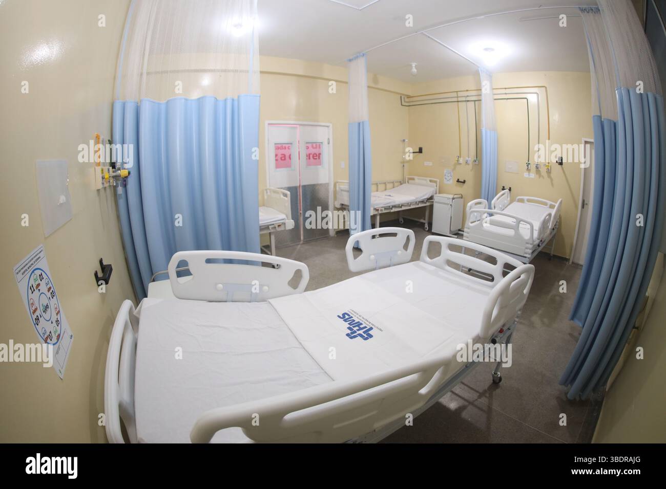 Serrinha, bahia, brasile - 8 marzo 2025: Vista di un reparto in un ospedale pubblico di maternità nella città di Serinha in Bahia. Foto Stock